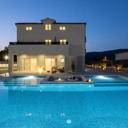 Olea Mansion Excelsior - Tennis, Atv, Sauna, Jacuzzi, Gym * Bristivica