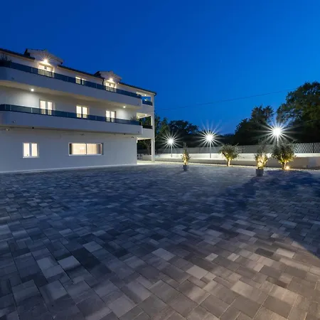 Villa Olea Mansion Excelsior - Tennis, Atv, Sauna, Jacuzzi, Gym *