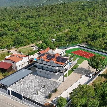 Villa Olea Mansion Excelsior - Tennis, Atv, Sauna, Jacuzzi, Gym Bristivica