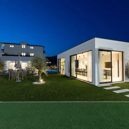 Villa Olea Mansion Excelsior - Tennis, Atv, Sauna, Jacuzzi, Gym *