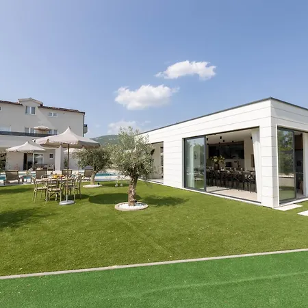 Olea Mansion Excelsior - Tennis, Atv, Sauna, Jacuzzi, Gym Bristivica
