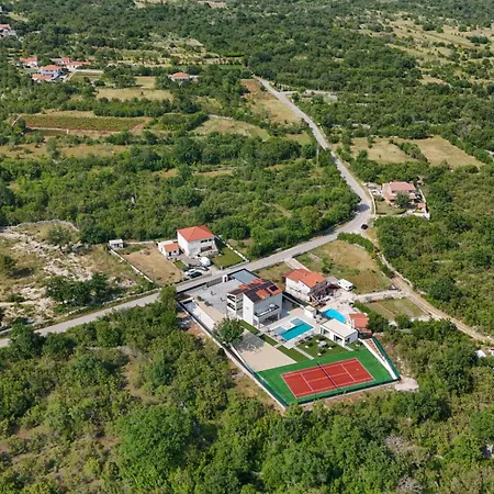 Villa Olea Mansion Excelsior - Tennis, Atv, Sauna, Jacuzzi, Gym Bristivica